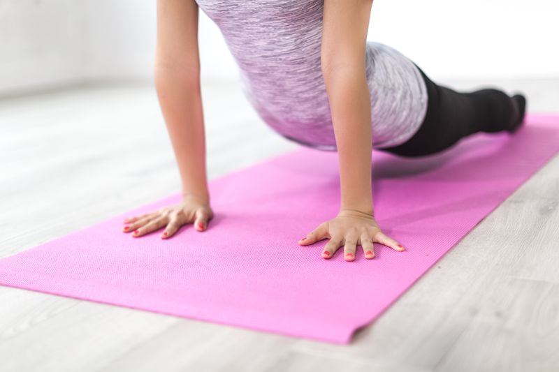 Yoga e stretching per il recupero muscolare